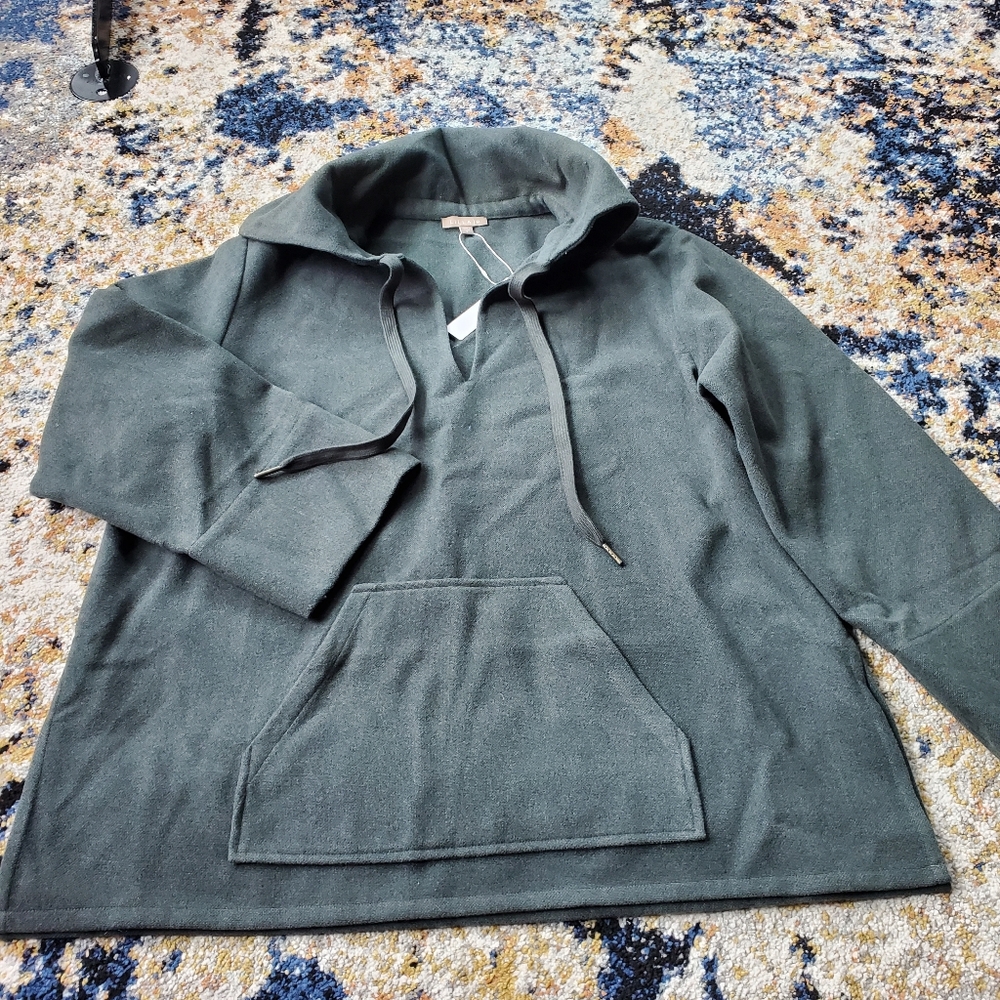Lilla P Full Sleeve Split Neck‎ Pullover